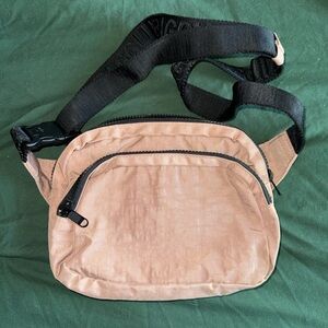 BAGGU taupe fanny